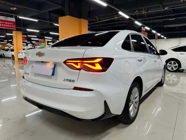 Chevrolet Monza — Фото автомобиля 15