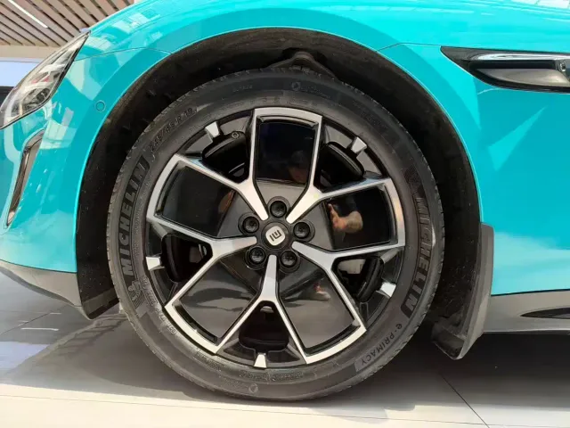 Xiaomi SU7 — Фото автомобиля 22
