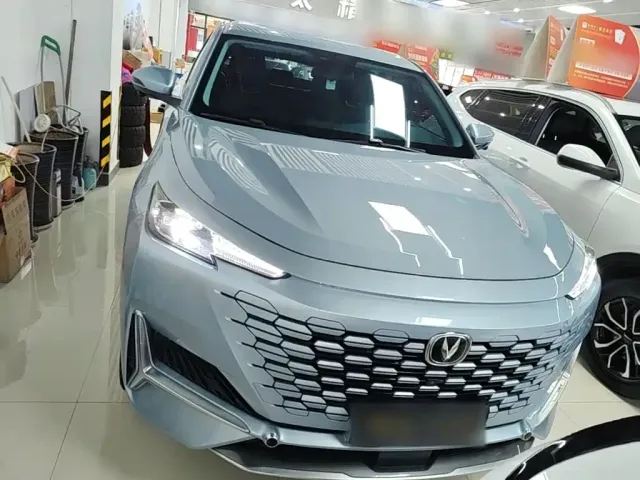 Changan Changan UNI-K 2021 2.0T Excellence — Фото автомобиля 2