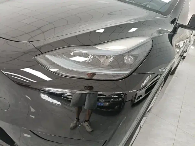 Tesla Model Y — Фото автомобиля 23