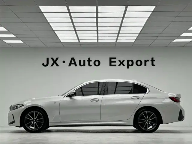 BMW 3 Series — Фото автомобиля 12