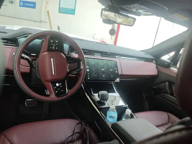 Land Rover Range Rover Sport — Фото автомобиля 3