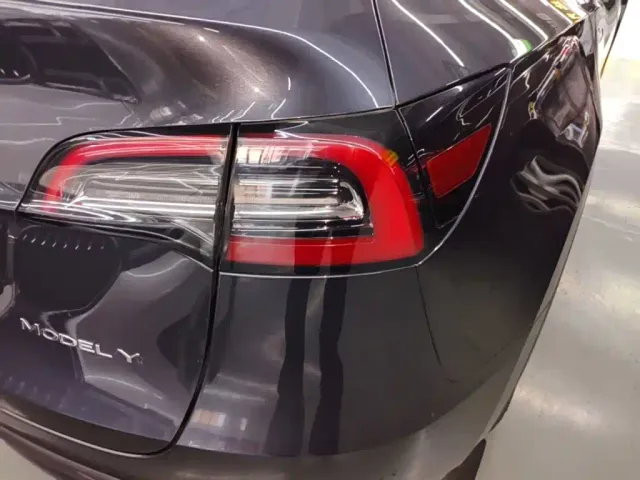 Tesla Model Y — Фото автомобиля 7