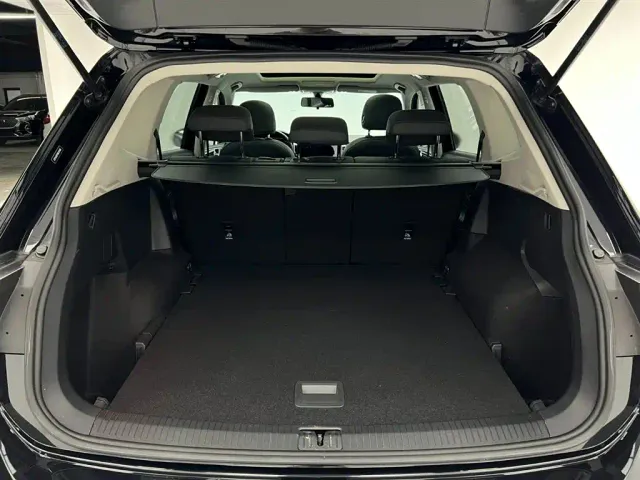 Volkswagen Tiguan L — Фото автомобиля 12