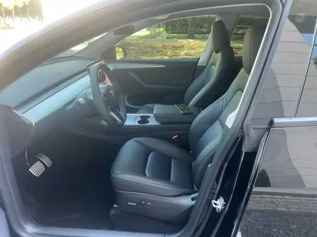 Tesla Model Y — Фото автомобиля 11