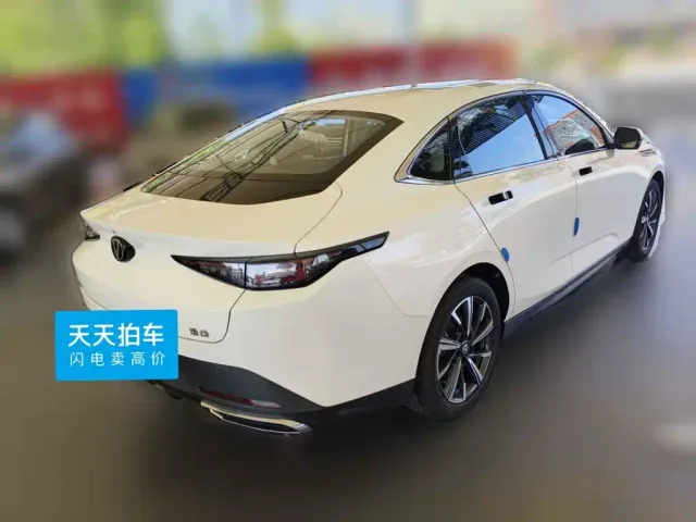 Changan Eado — Фото автомобиля 2