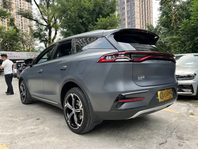 BYD Tang — Фото автомобиля 16