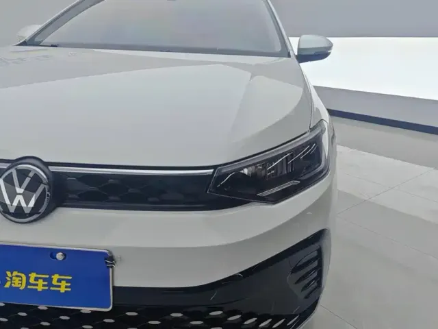 Volkswagen Lavida — Фото автомобиля 5
