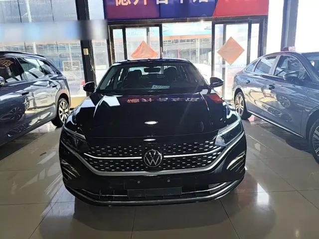 Volkswagen Passat — Фото автомобиля 2