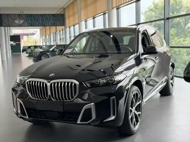 Фотография автомобиля — BMW X5