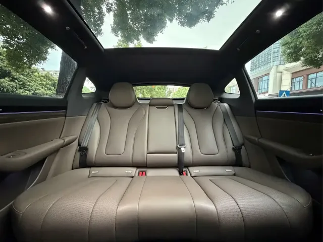 Zhijie Luxeed R7 2026 Range Extender Max — Фото автомобиля 9