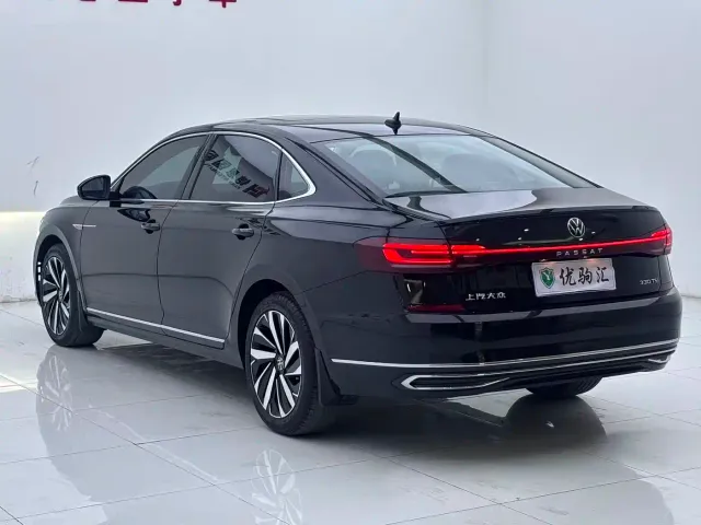 Volkswagen Passat — Фото автомобиля 6