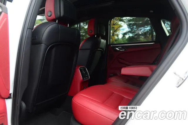 Porsche Macan — Фото автомобиля 18