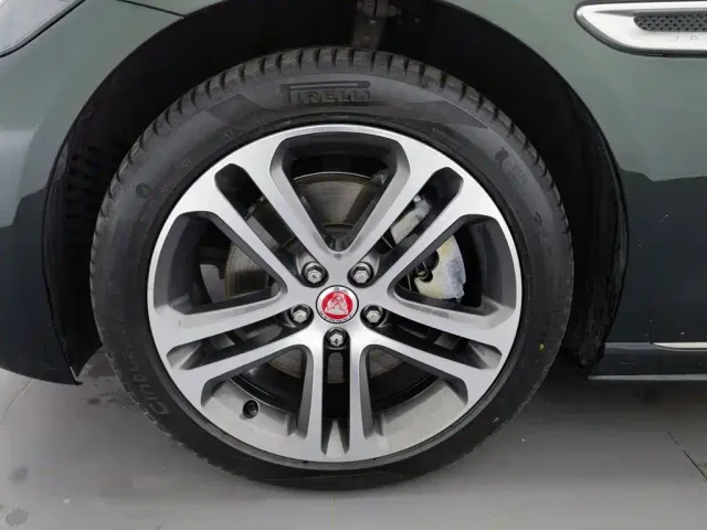 Jaguar XEL — Фото автомобиля 17