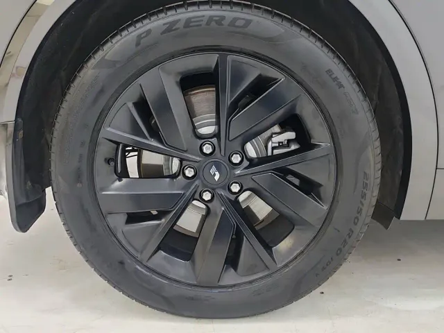 Li Auto L7 — Фото автомобиля 18