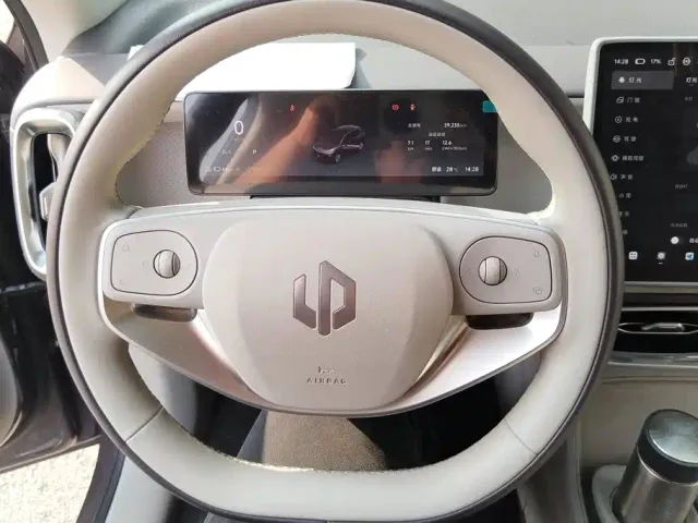 Leapmotor B10 — Фото автомобиля 13