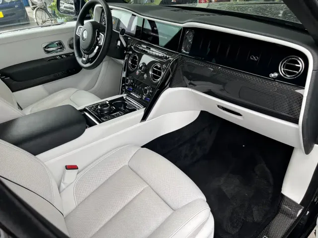 Rolls-Royce Cullinan — Фото автомобиля 9