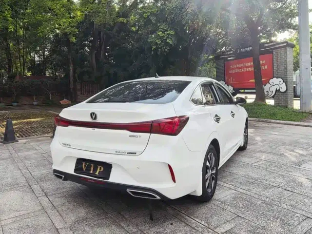 Changan Eado — Фото автомобиля 7