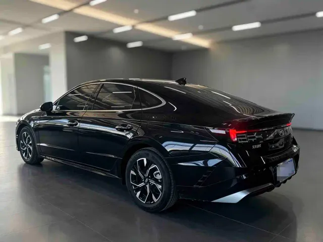 Hyundai Sonata — Фото автомобиля 11