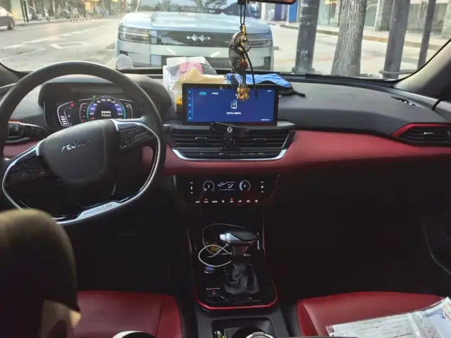 Dongfeng Yixuan GS — Фото автомобиля 12