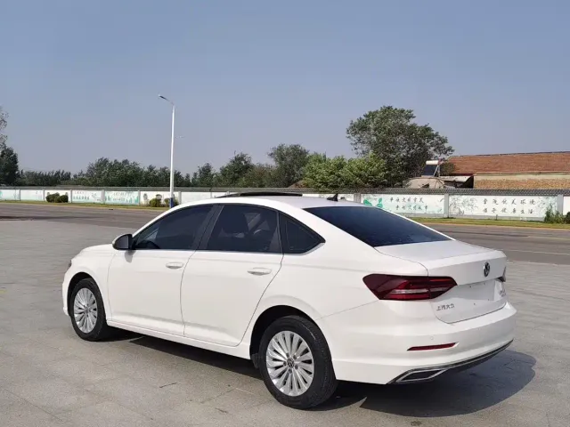 Volkswagen Lavida — Фото автомобиля 7