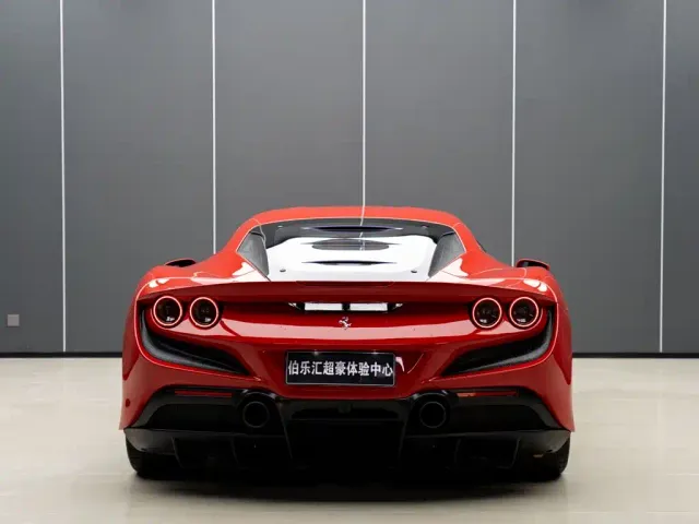 Ferrari F8 — Фото автомобиля 8