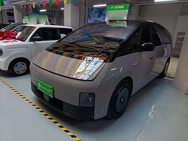 Фотография автомобиля — Li Auto MEGA