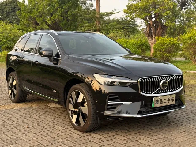 Volvo XC60 — Фото автомобиля 3