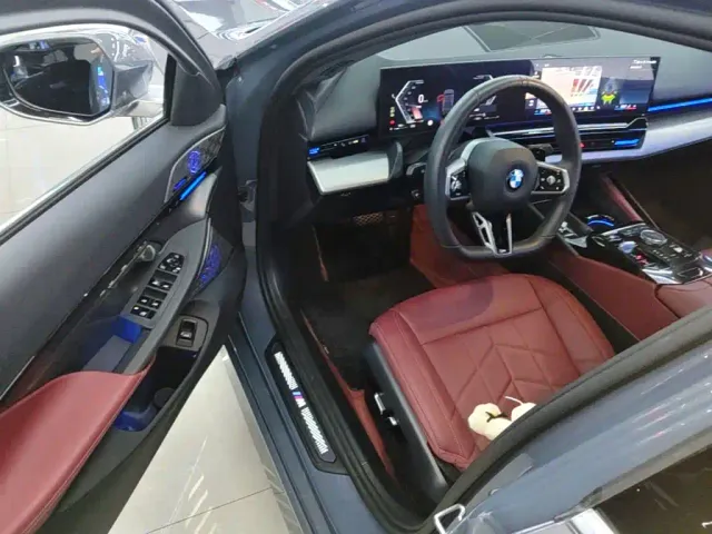 BMW 5 Series — Фото автомобиля 15