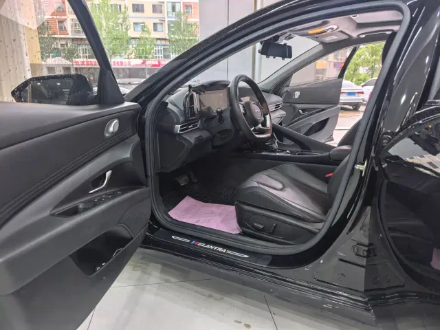 Hyundai Elantra — Фото автомобиля 10