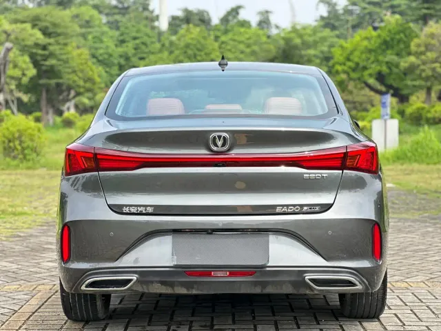 Changan Eado — Фото автомобиля 7