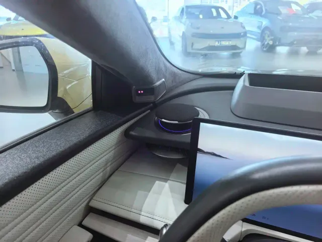 Geely Galaxy E8 — Фото автомобиля 3