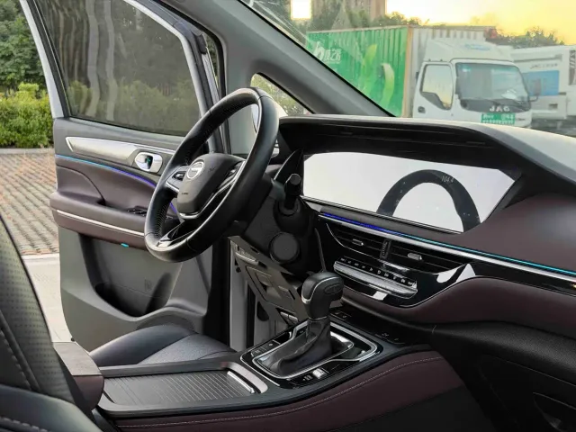 GAC Trumpchi M6 — Фото автомобиля 12