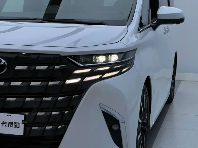 Toyota Alphard — Фото автомобиля 3