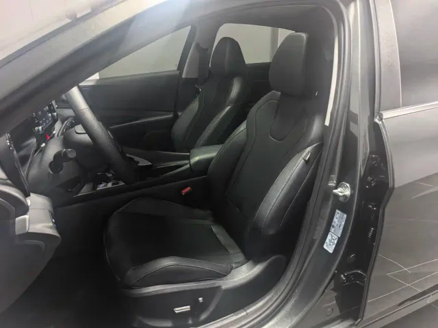 Hyundai Elantra — Фото автомобиля 8