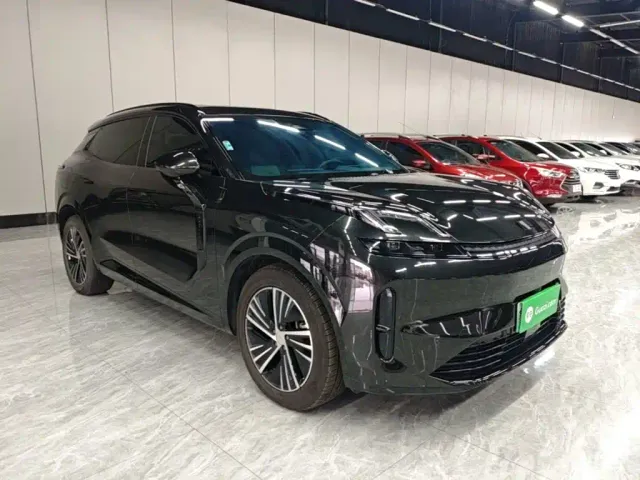 Lynk & Co Lynk & Co 08 EM-P 2023 220km 4WD Performance Halo — Фото автомобиля 3