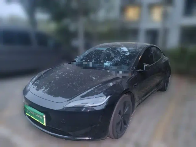 Фотография автомобиля — Tesla Model 3