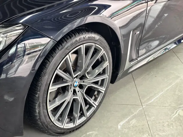 BMW 7 Series — Фото автомобиля 5