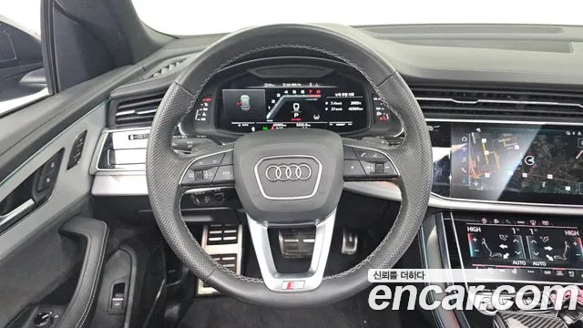 Audi Q8 55 TFSI quattro Premium — Фото автомобиля 13