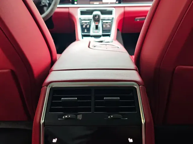 Porsche Panamera — Фото автомобиля 10