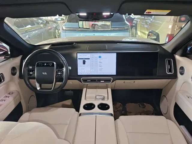 Li Auto L9 — Фото автомобиля 9