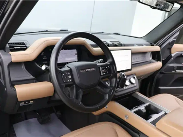 Land Rover Defender — Фото автомобиля 24