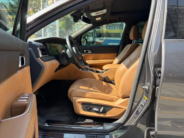 Li Auto ONE — Фото автомобиля 4