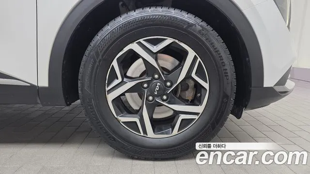 Kia Sportage Sportage 5-е поколение Бензин 1.6 турбо 2WD — Фото автомобиля 5