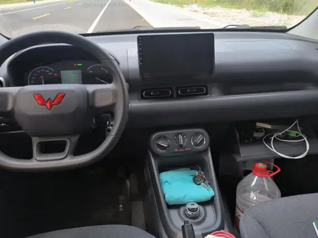 Wuling Motors Wuling Hongguang New Energy 2024 Model Pure Electric 300KM Utility Version — Фото автомобиля 12