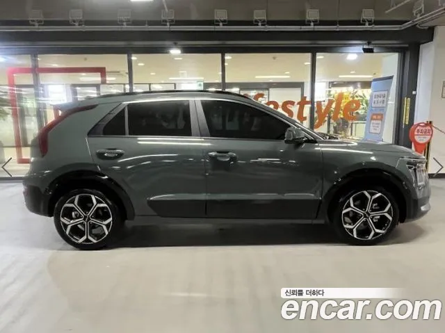 Kia Niro The All New Niro Signature — Фото автомобиля 3