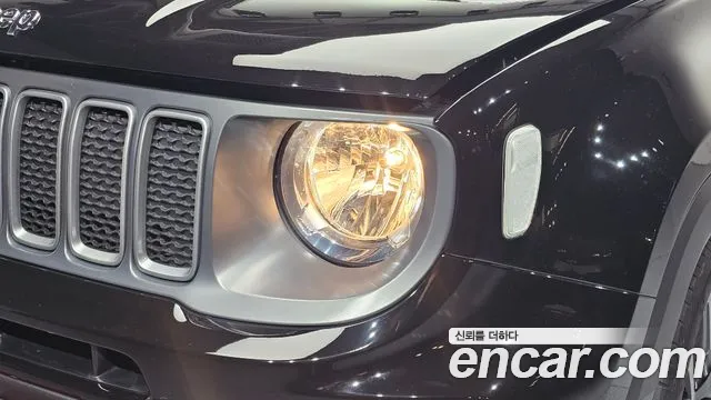 Jeep Renegade — Фото автомобиля 20
