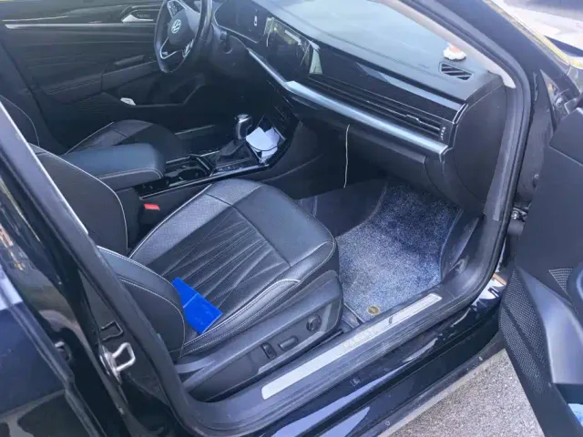 Volkswagen Passat — Фото автомобиля 8