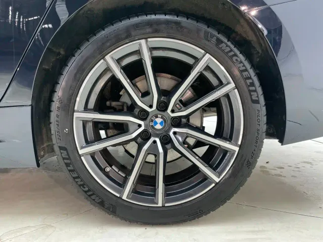 BMW 3 Series — Фото автомобиля 27