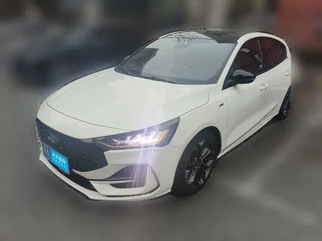 Фотография автомобиля — Ford Focus